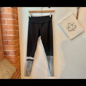 Onzie Yoga Leggings, black and white, Large $10